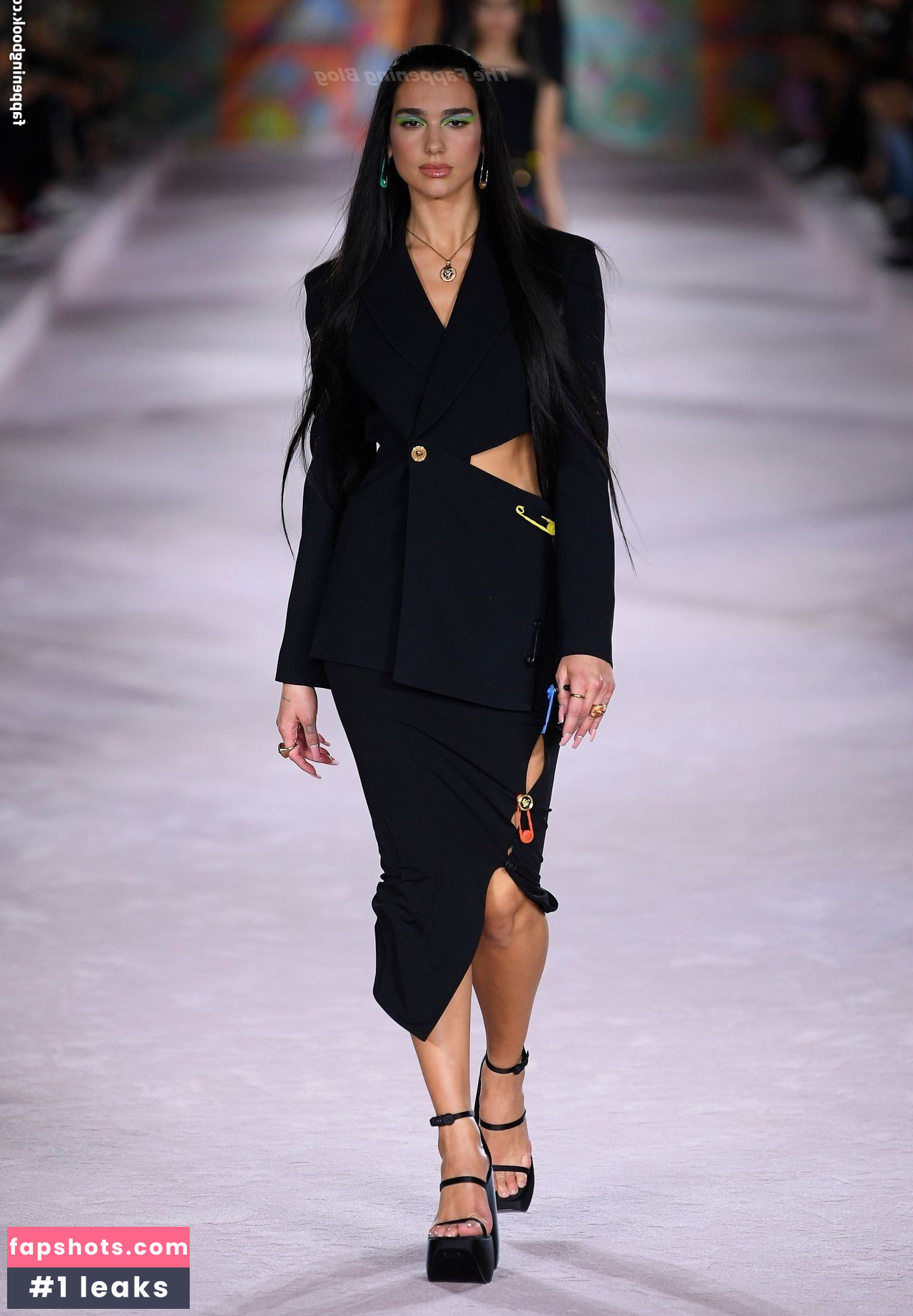 Dua Lipa gallery photo #5694