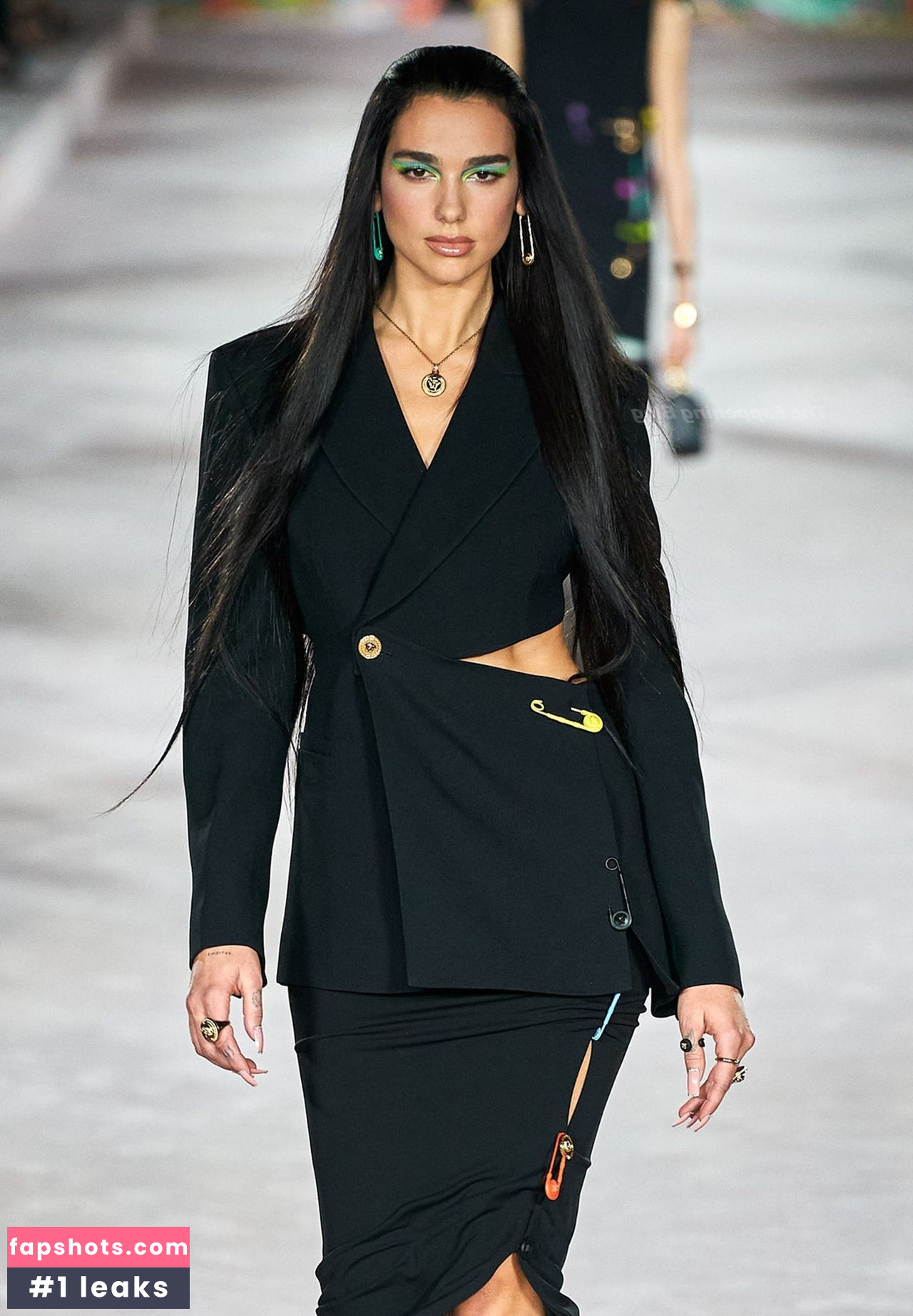 Dua Lipa gallery photo #5702