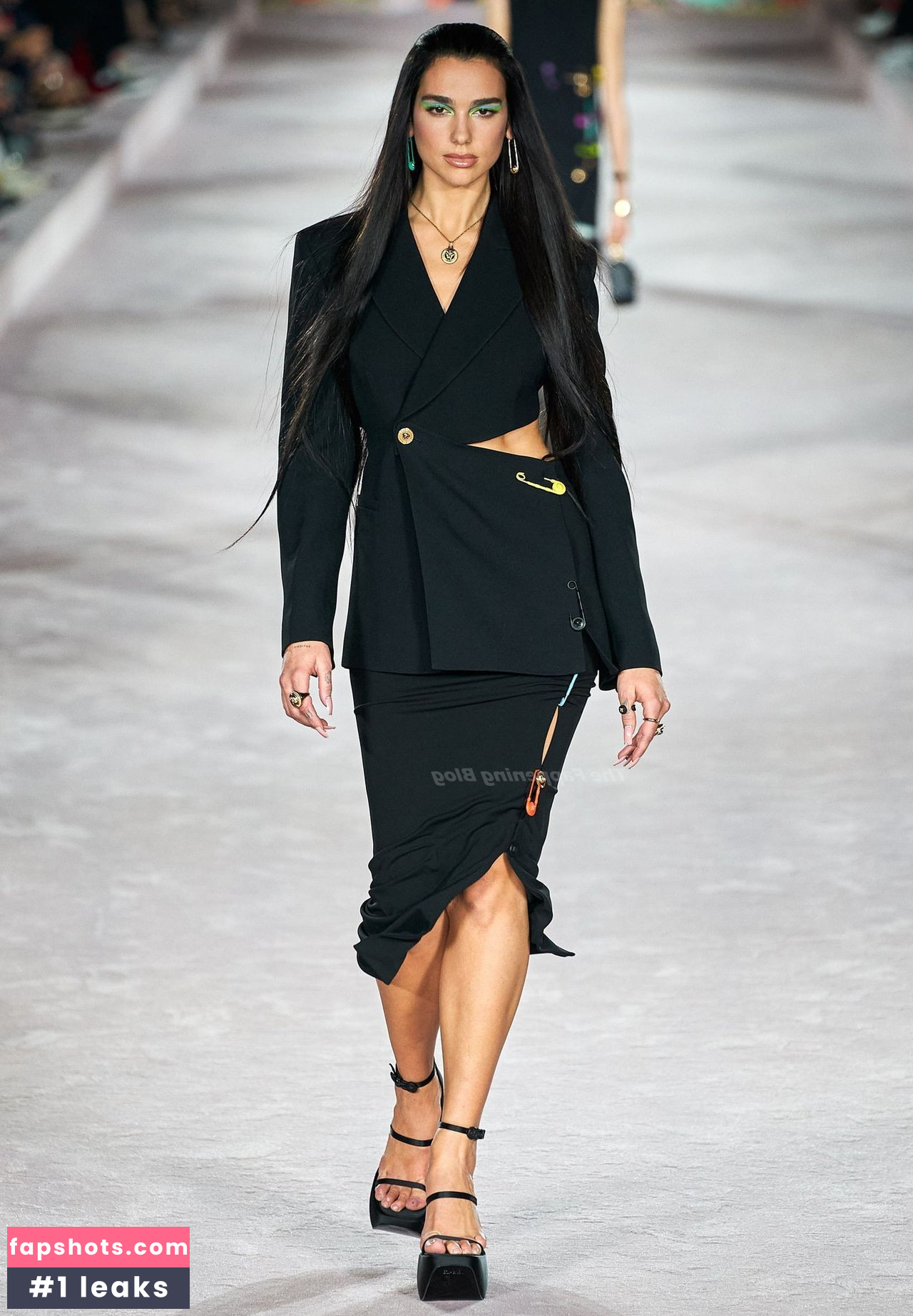 Dua Lipa gallery photo #5703