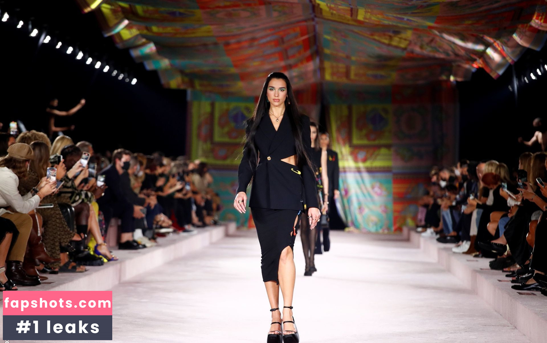 Dua Lipa gallery photo #5704