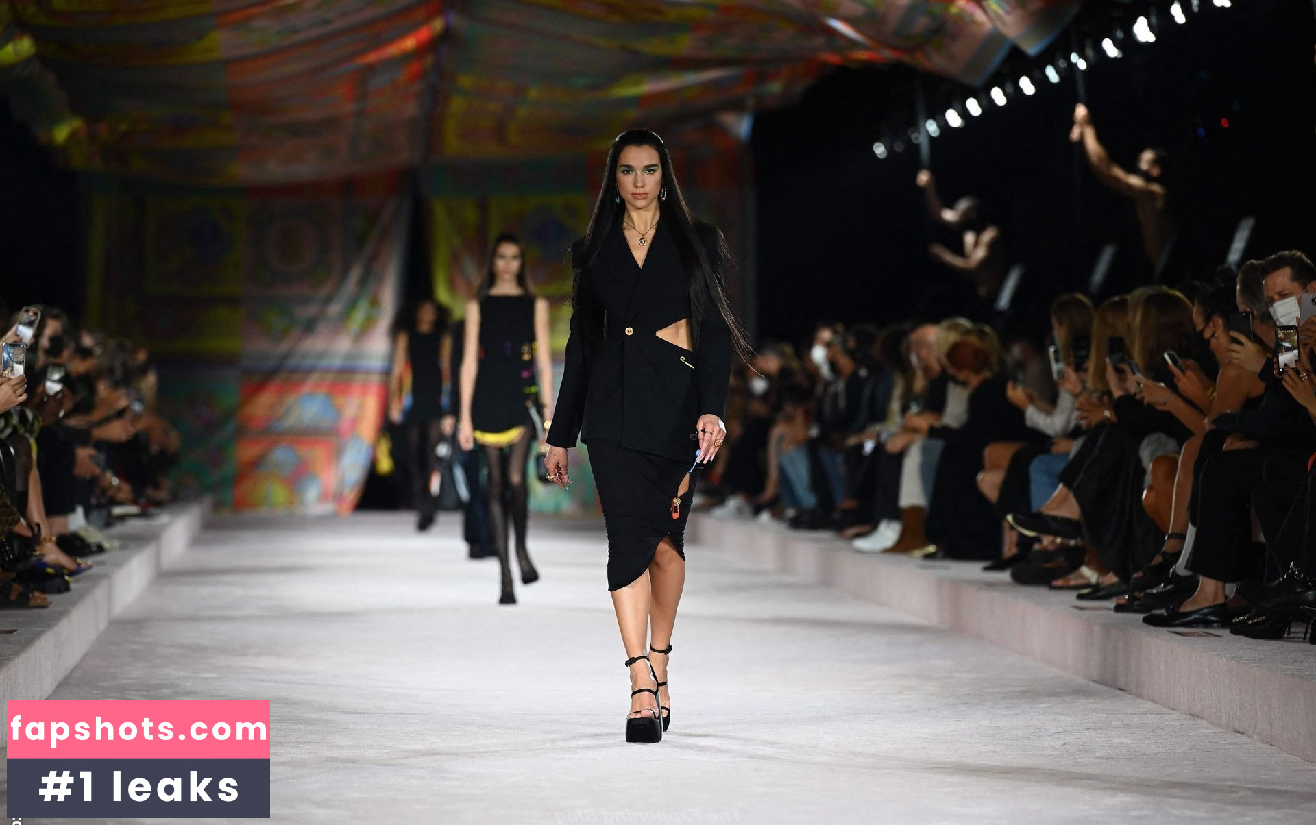 Dua Lipa gallery photo #5708