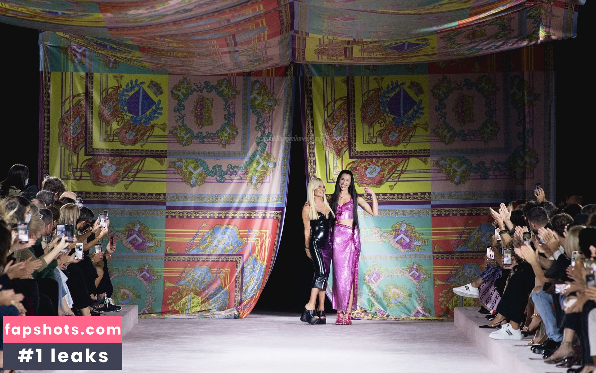 Dua Lipa gallery photo #5715