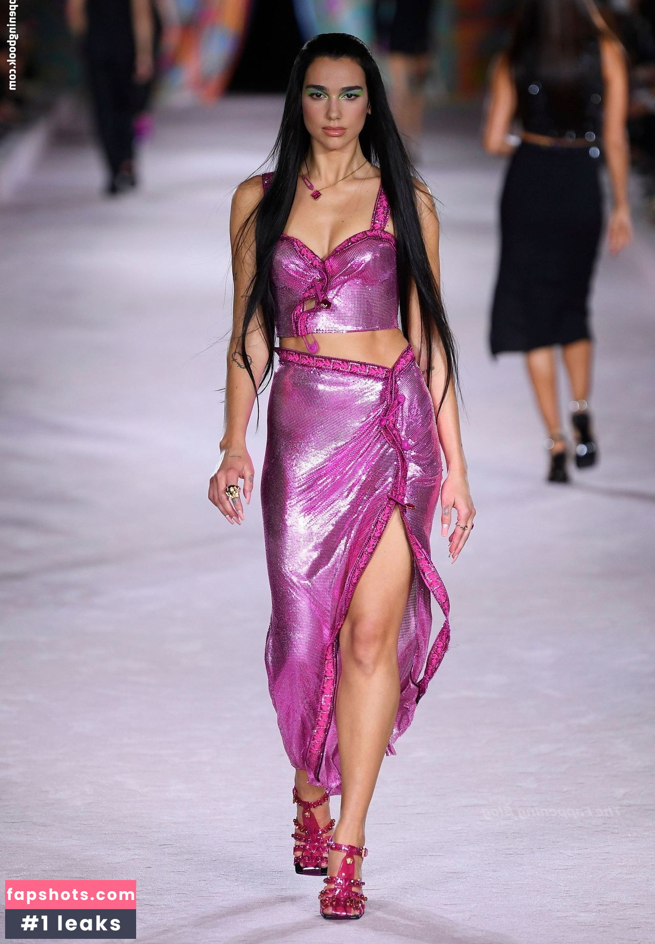 Dua Lipa gallery photo #5719