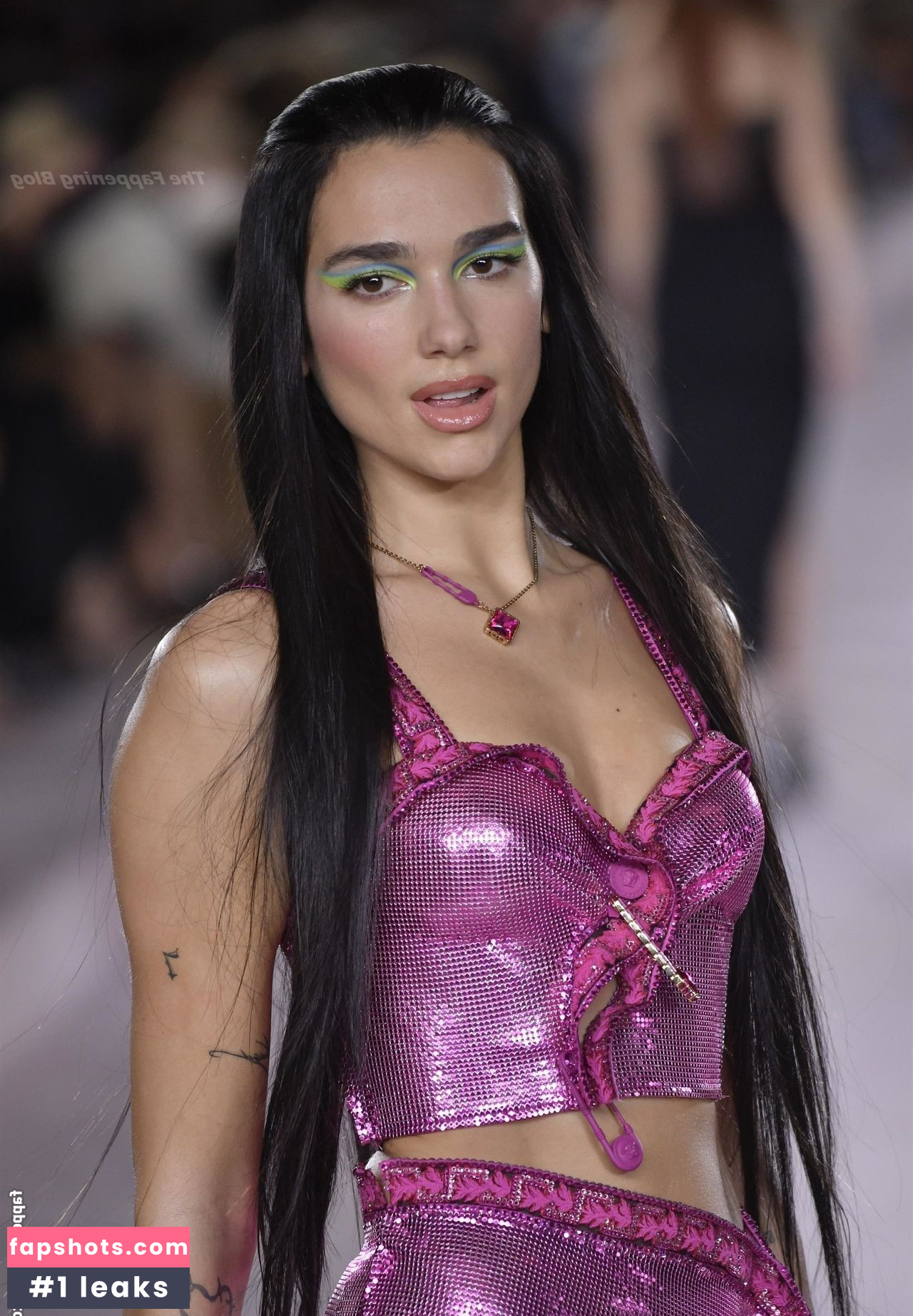 Dua Lipa gallery photo #5734