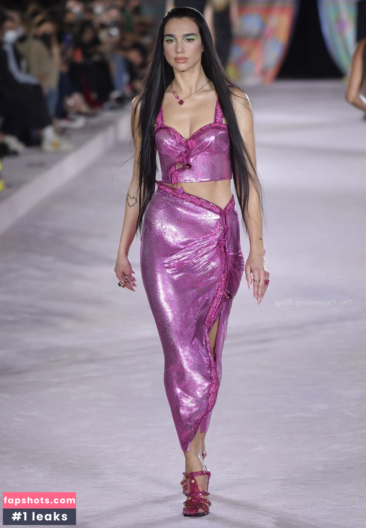 Dua Lipa gallery photo #5735