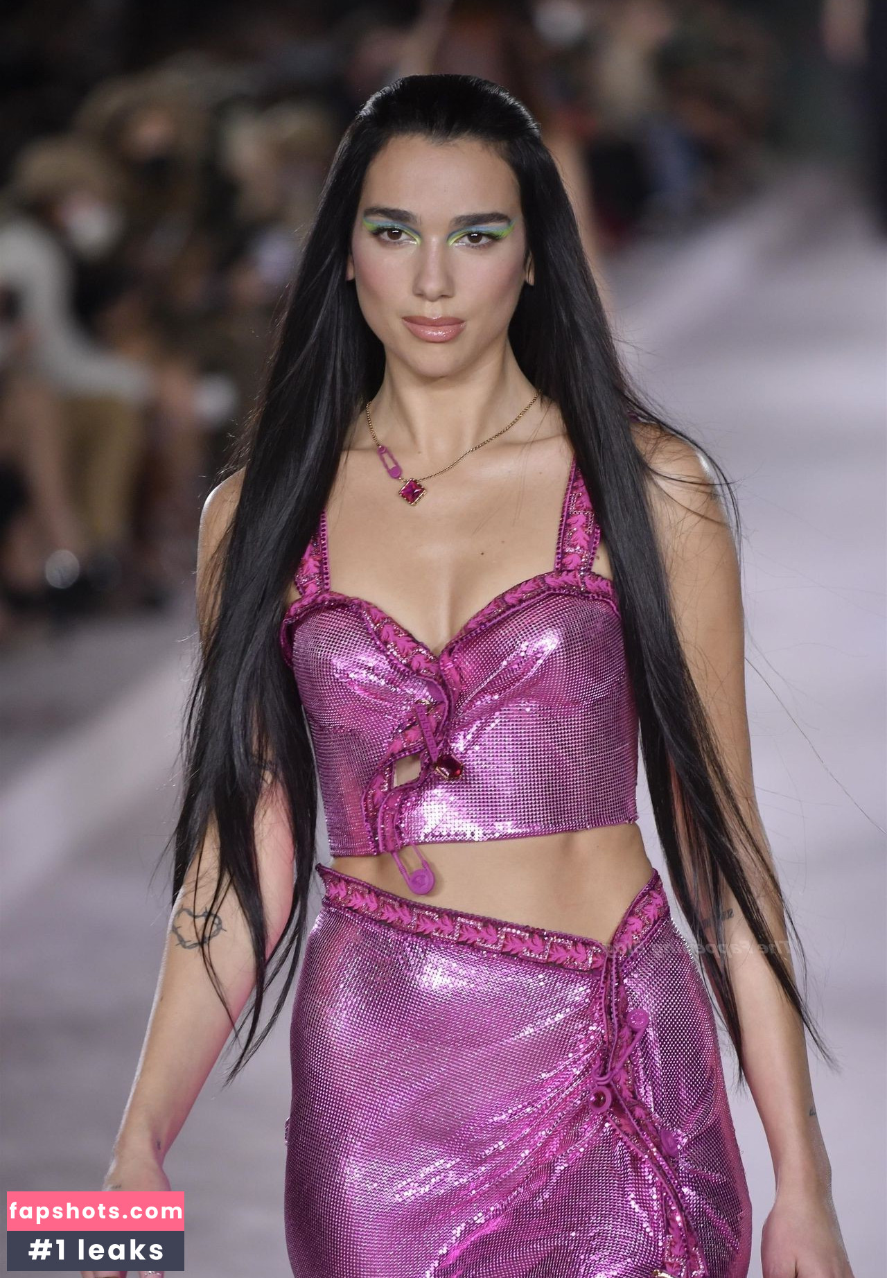 Dua Lipa gallery photo #5736