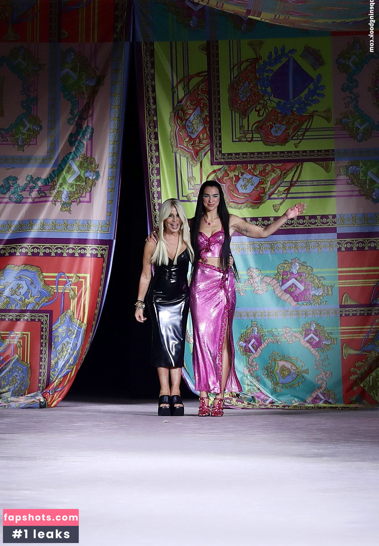 Dua Lipa gallery photo #5745