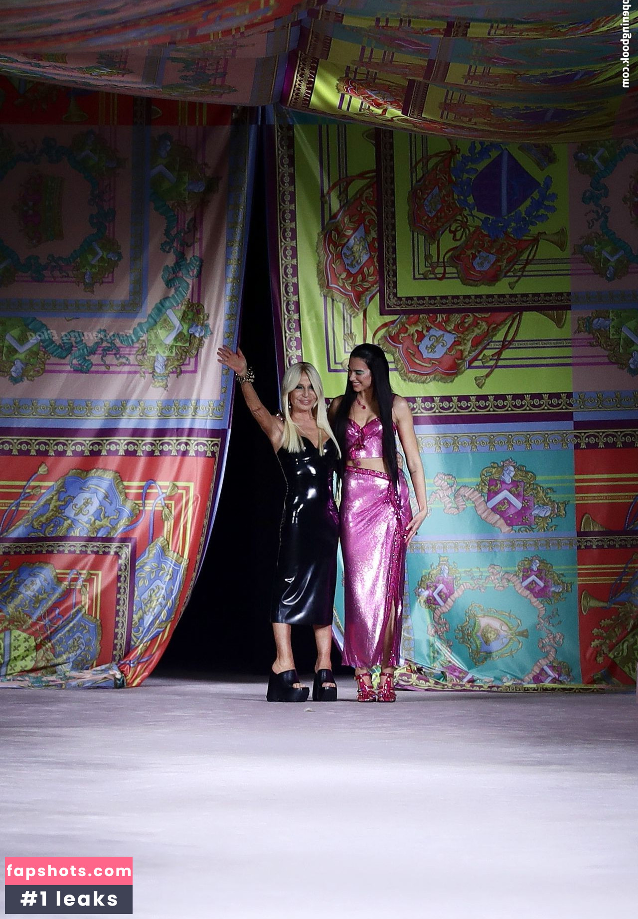 Dua Lipa gallery photo #5748