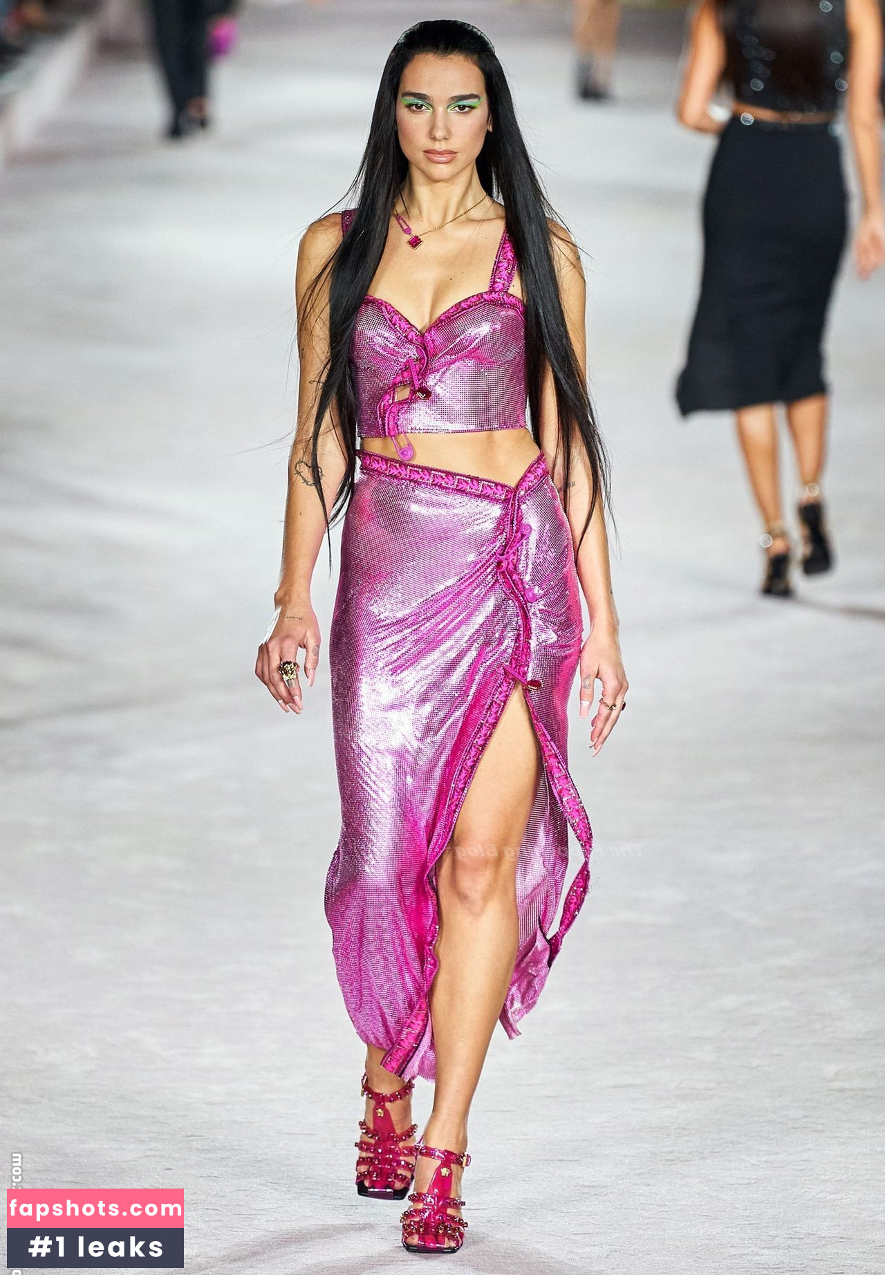 Dua Lipa gallery photo #5751