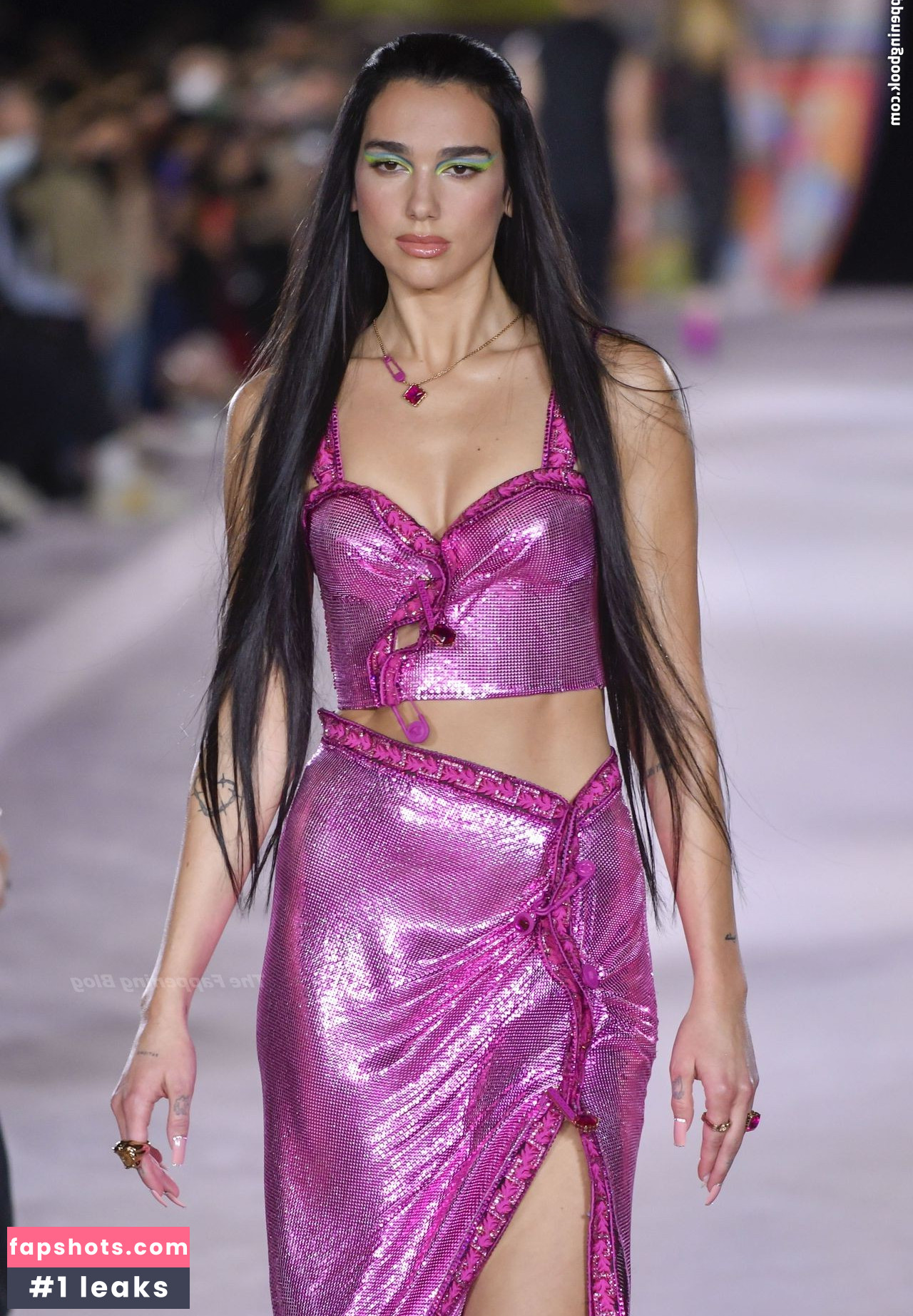 Dua Lipa gallery photo #5756