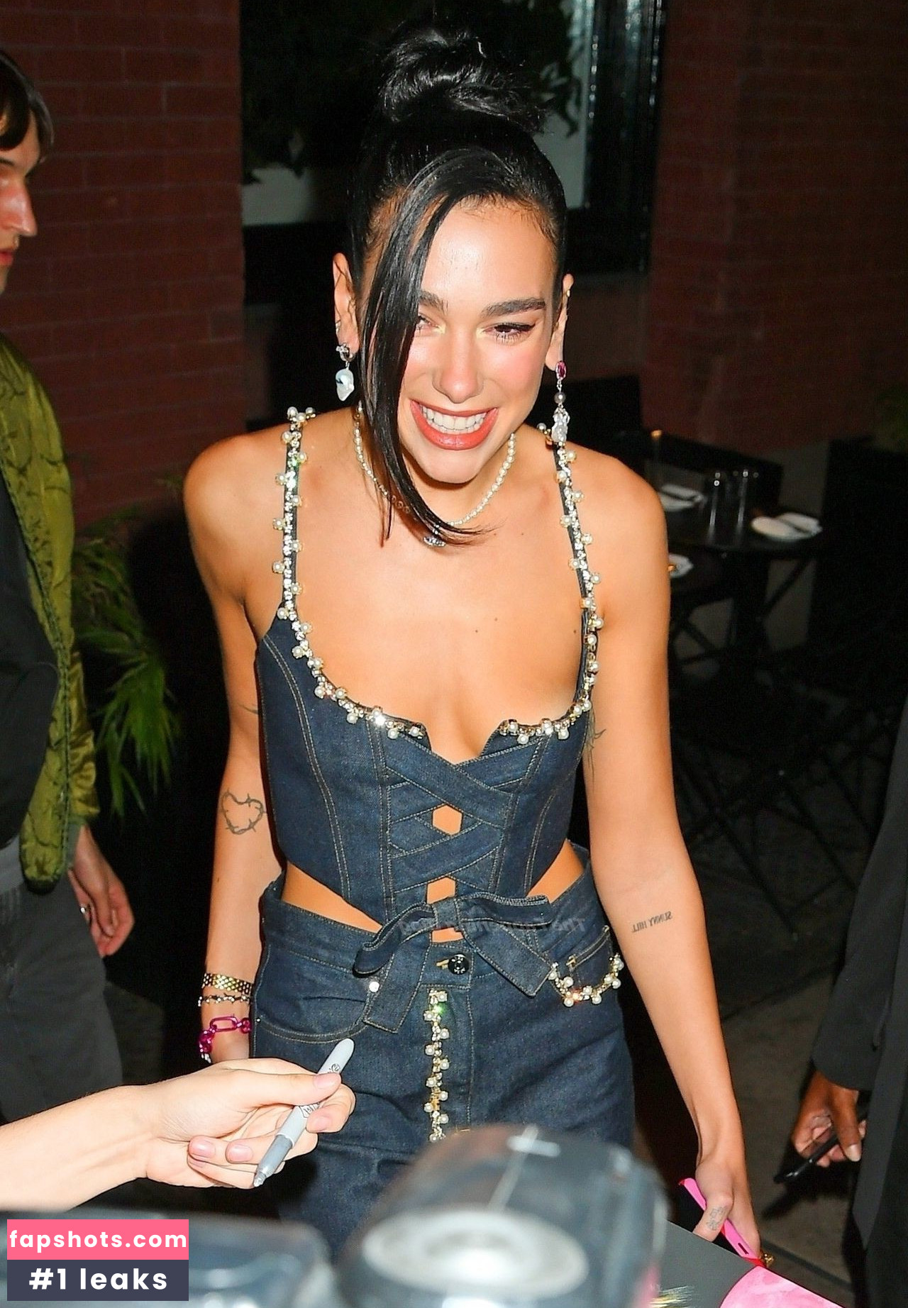 Dua Lipa gallery photo #5792