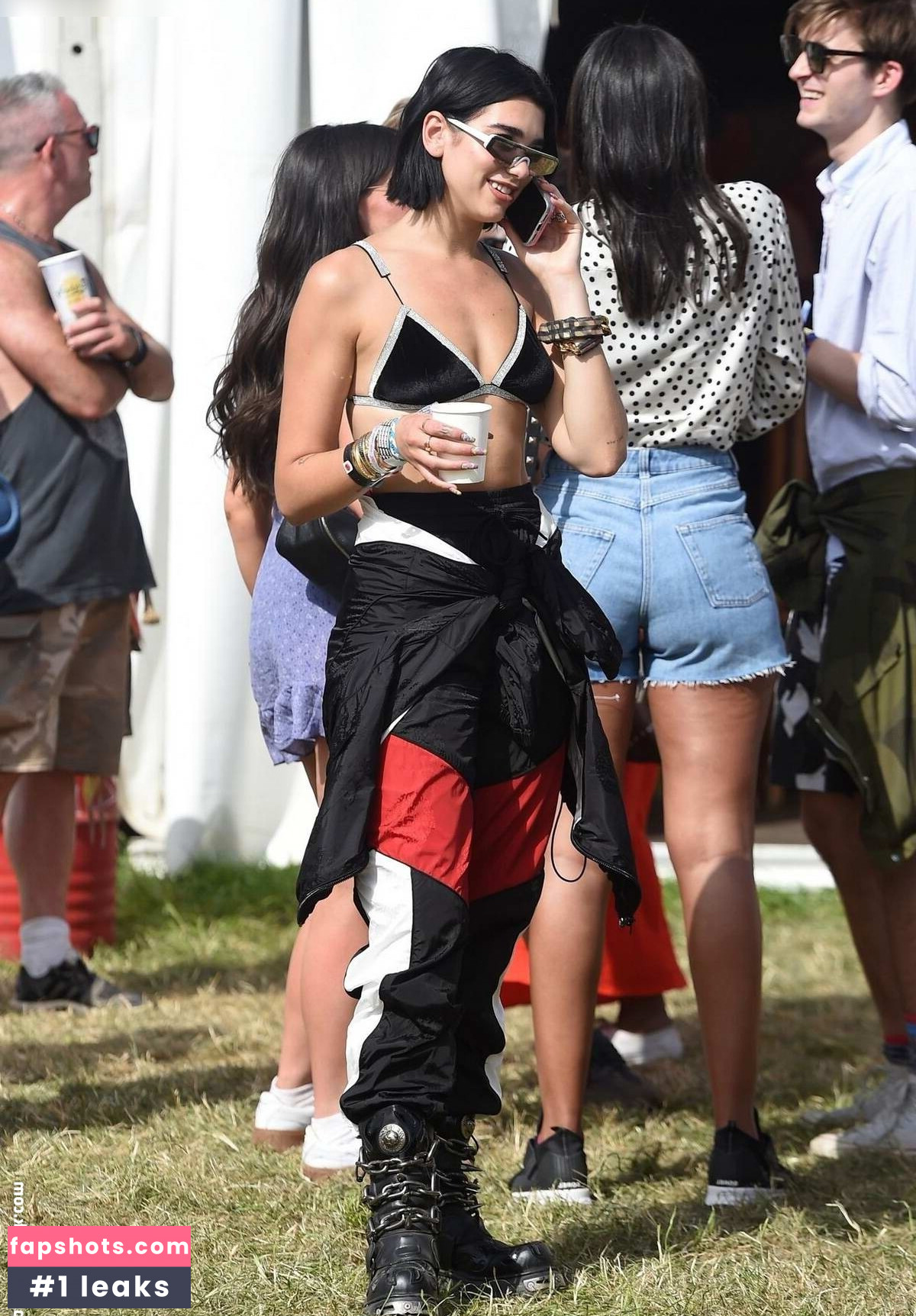 Dua Lipa gallery photo #584