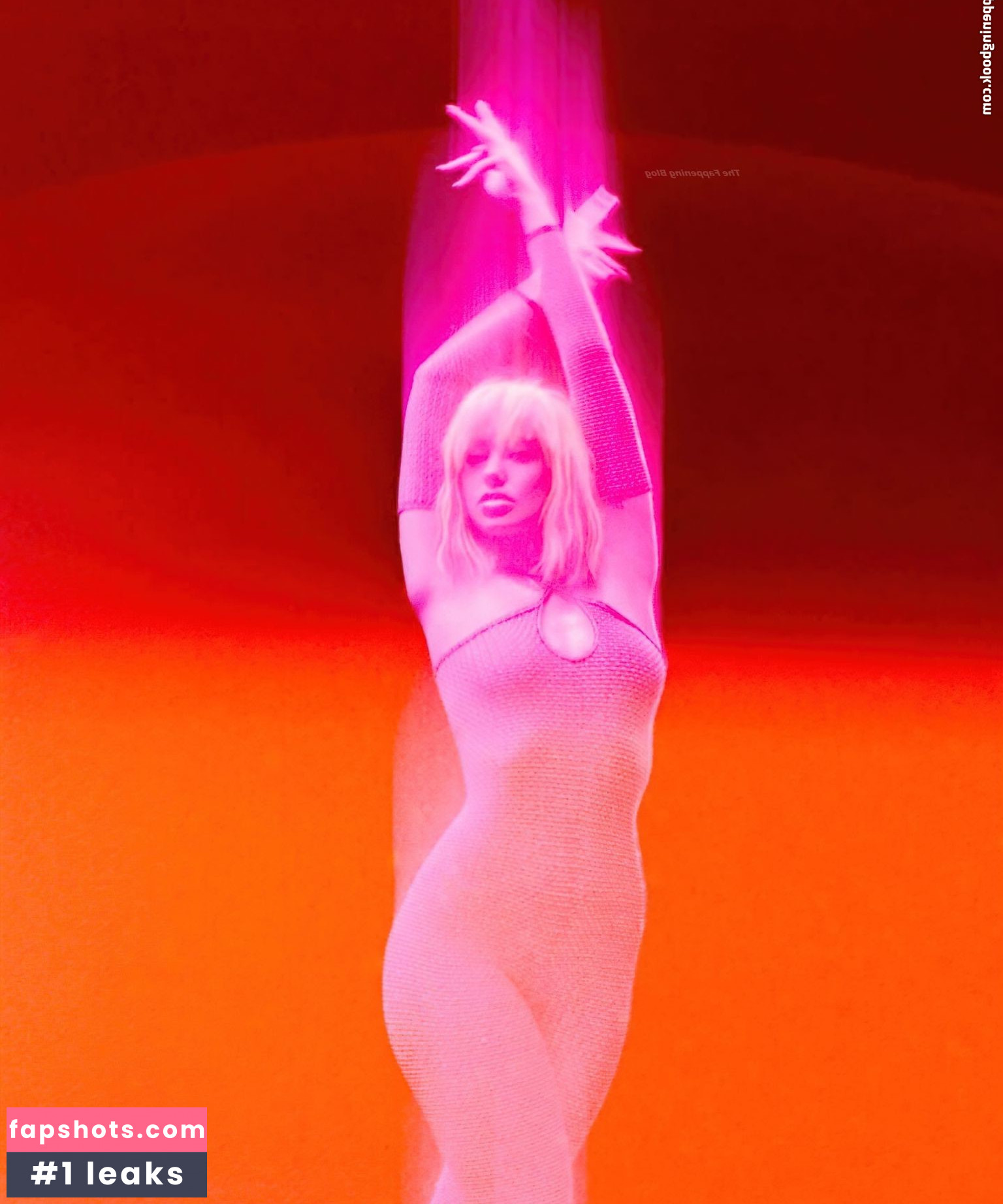 Dua Lipa gallery photo #6198