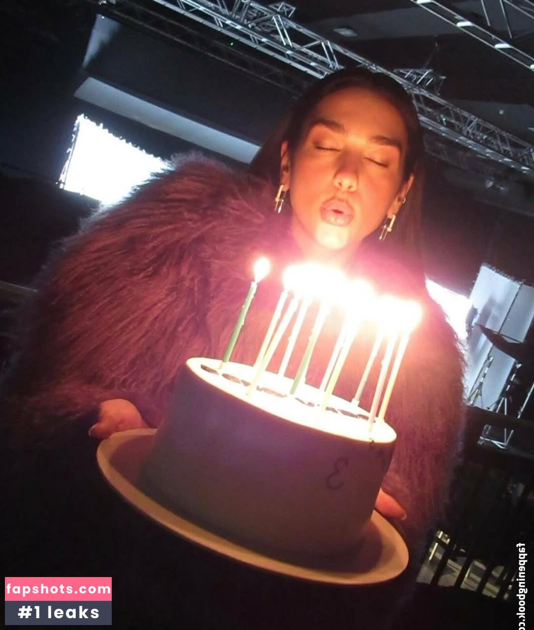 Dua Lipa gallery photo #622