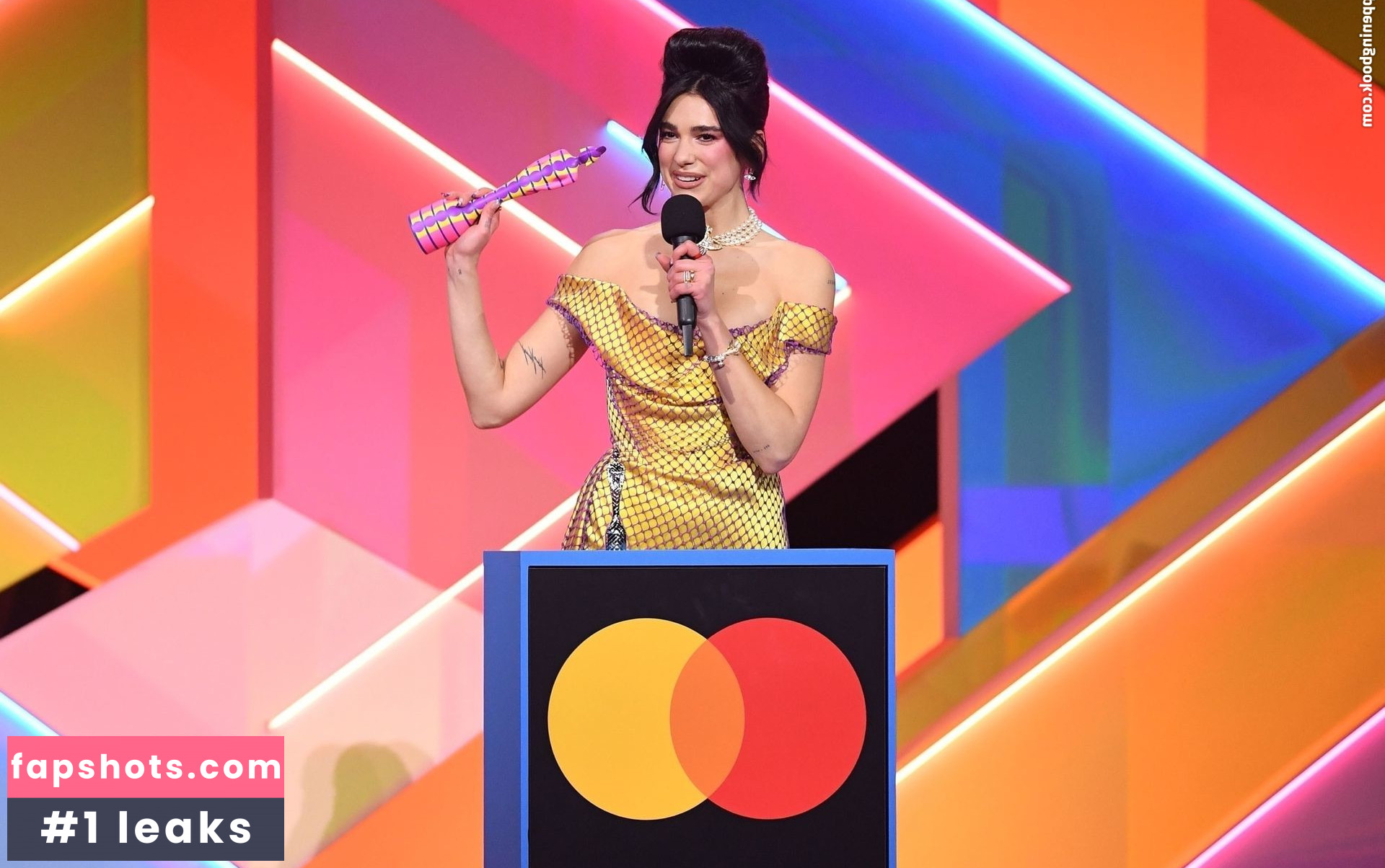 Dua Lipa gallery photo #6306