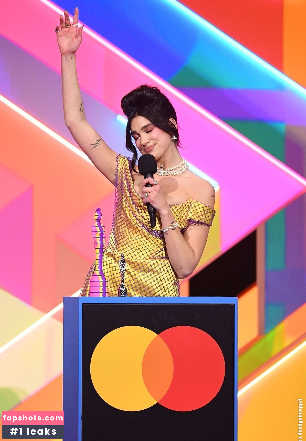 Dua Lipa gallery photo #6313