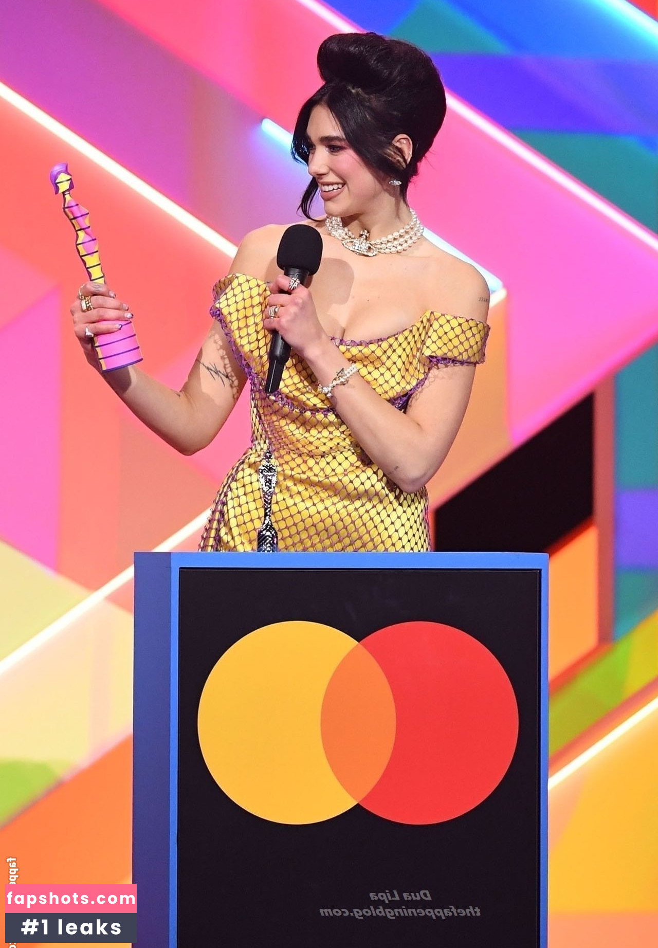 Dua Lipa gallery photo #6316