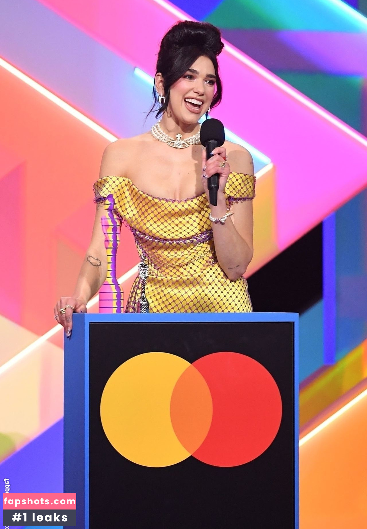 Dua Lipa gallery photo #6317