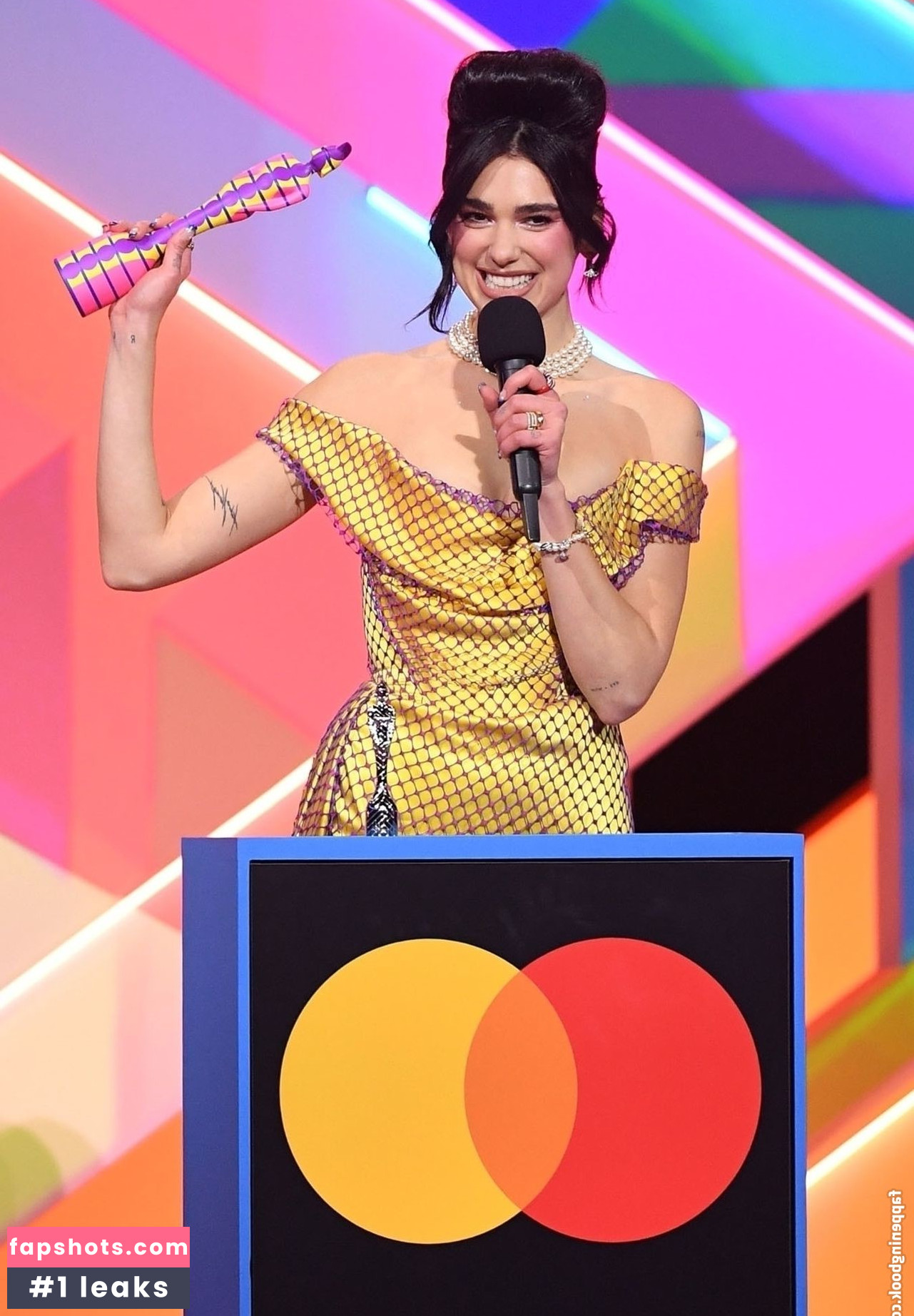 Dua Lipa gallery photo #6319