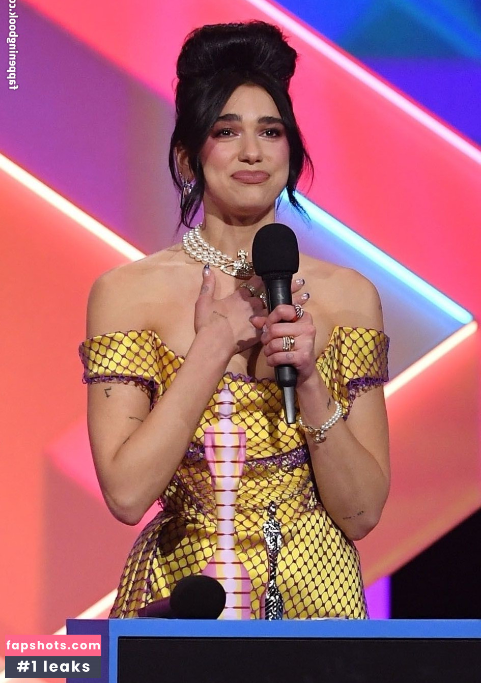 Dua Lipa gallery photo #6325