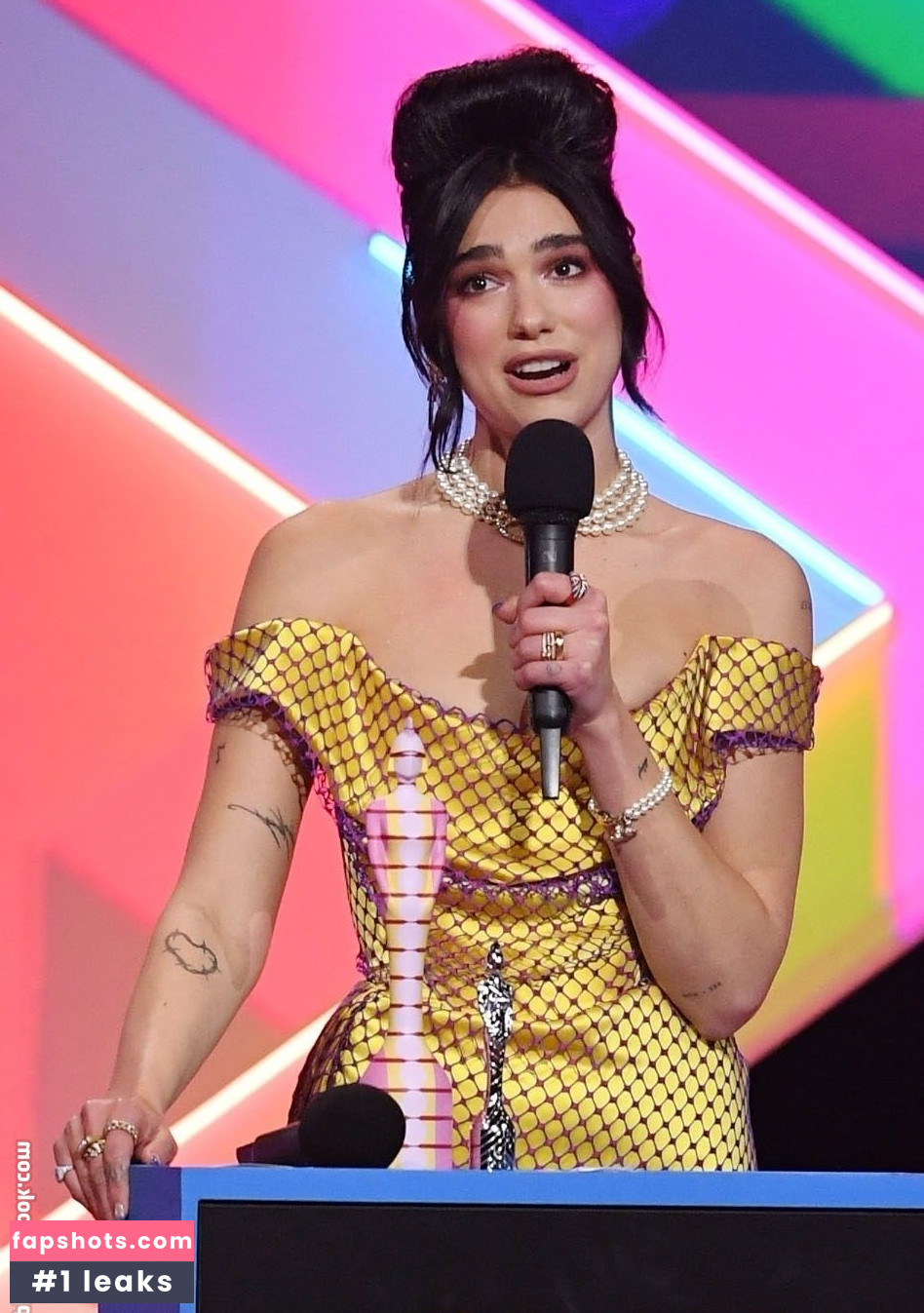 Dua Lipa gallery photo #6326