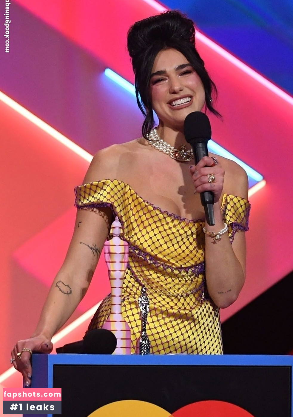 Dua Lipa gallery photo #6328
