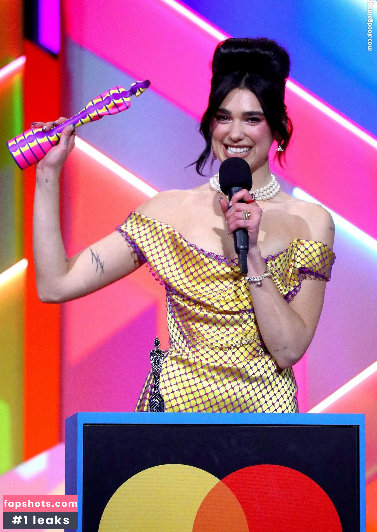 Dua Lipa gallery photo #6403