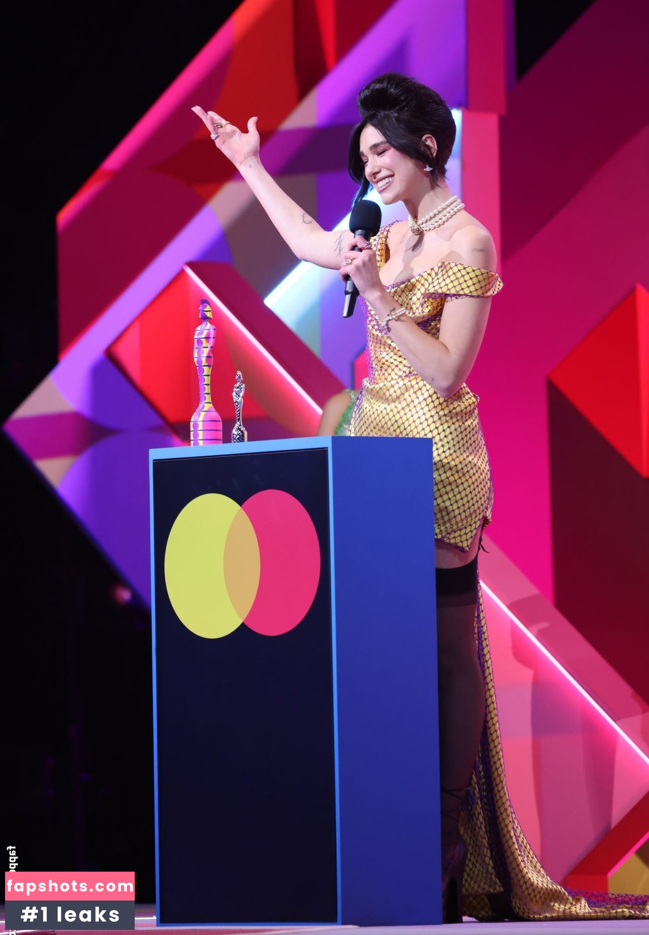 Dua Lipa gallery photo #6408