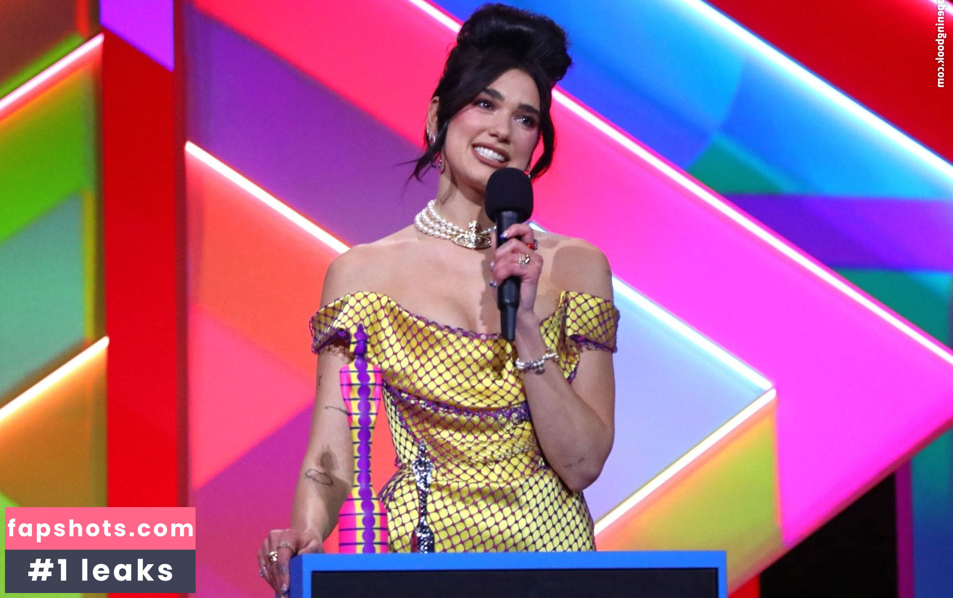 Dua Lipa gallery photo #6417