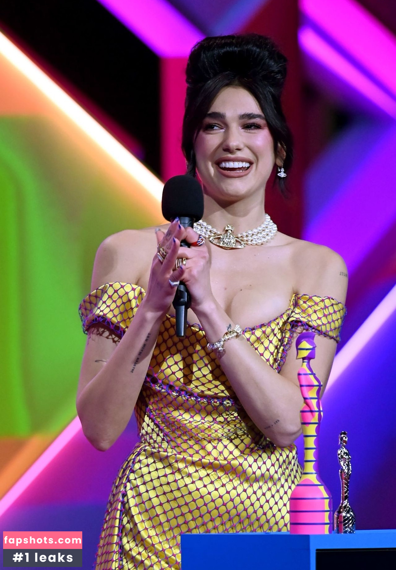 Dua Lipa gallery photo #6421