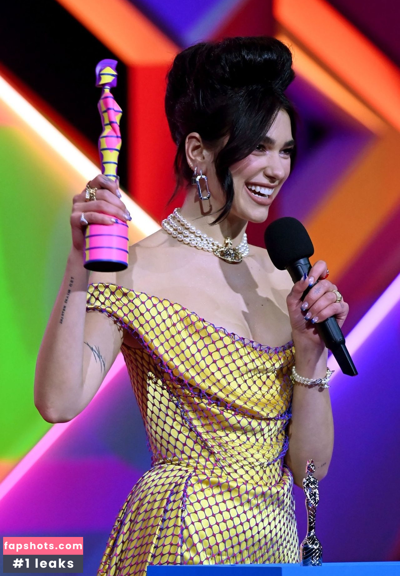 Dua Lipa gallery photo #6422