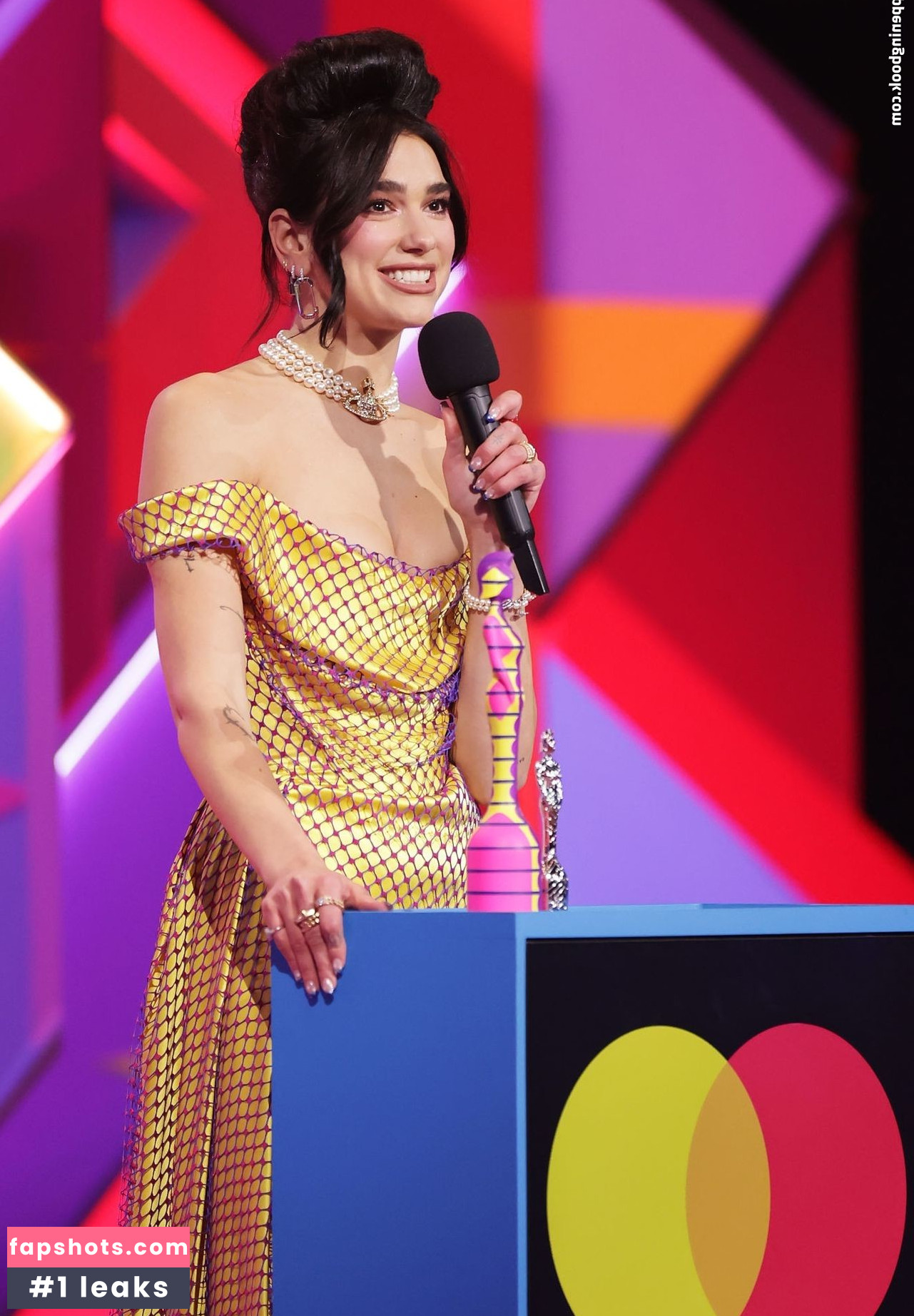 Dua Lipa gallery photo #6429