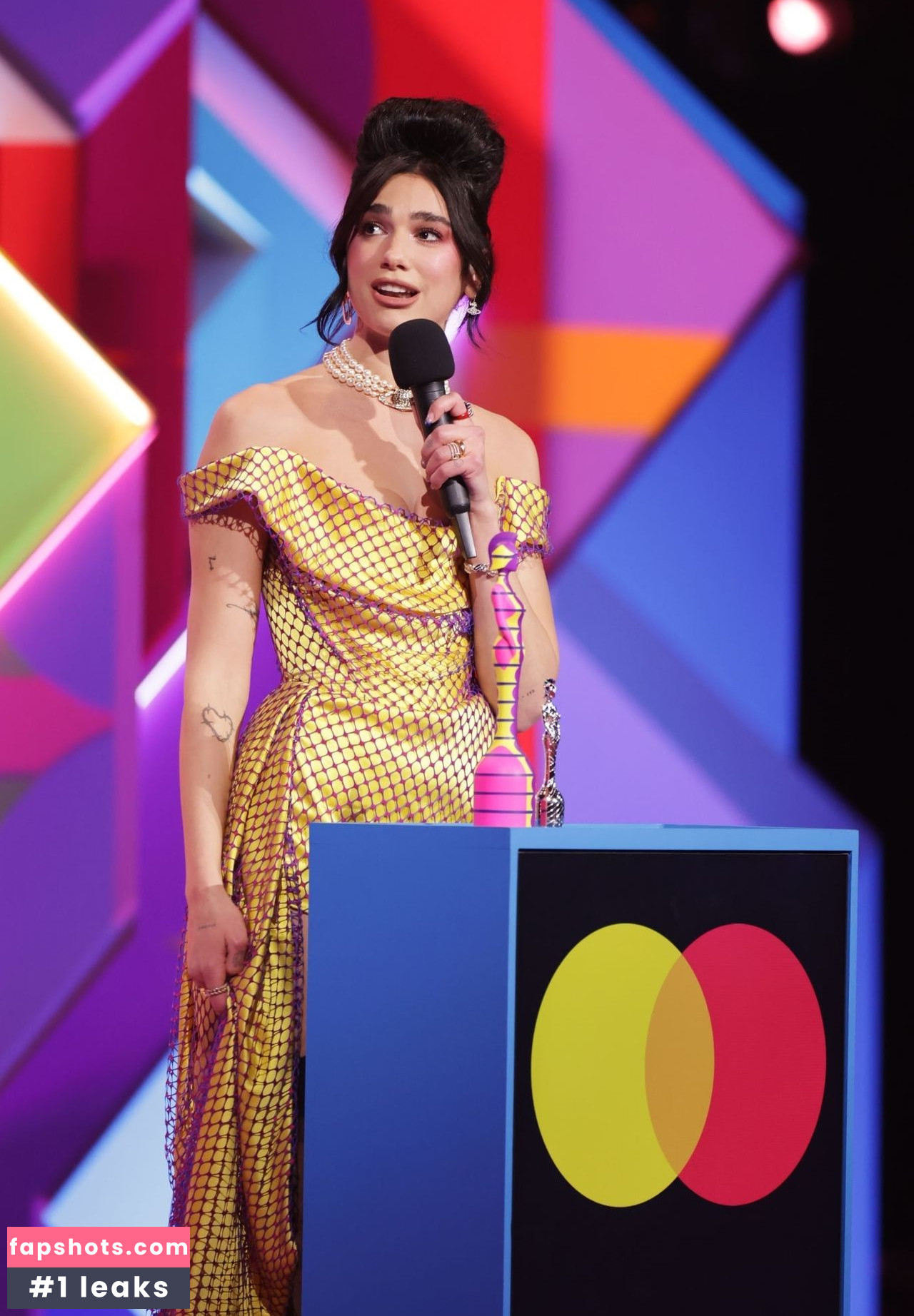 Dua Lipa gallery photo #6430