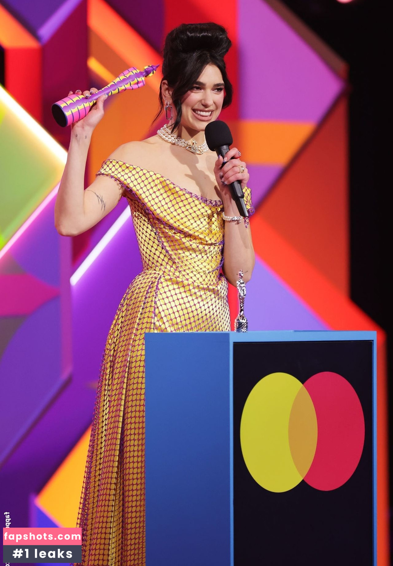 Dua Lipa gallery photo #6433