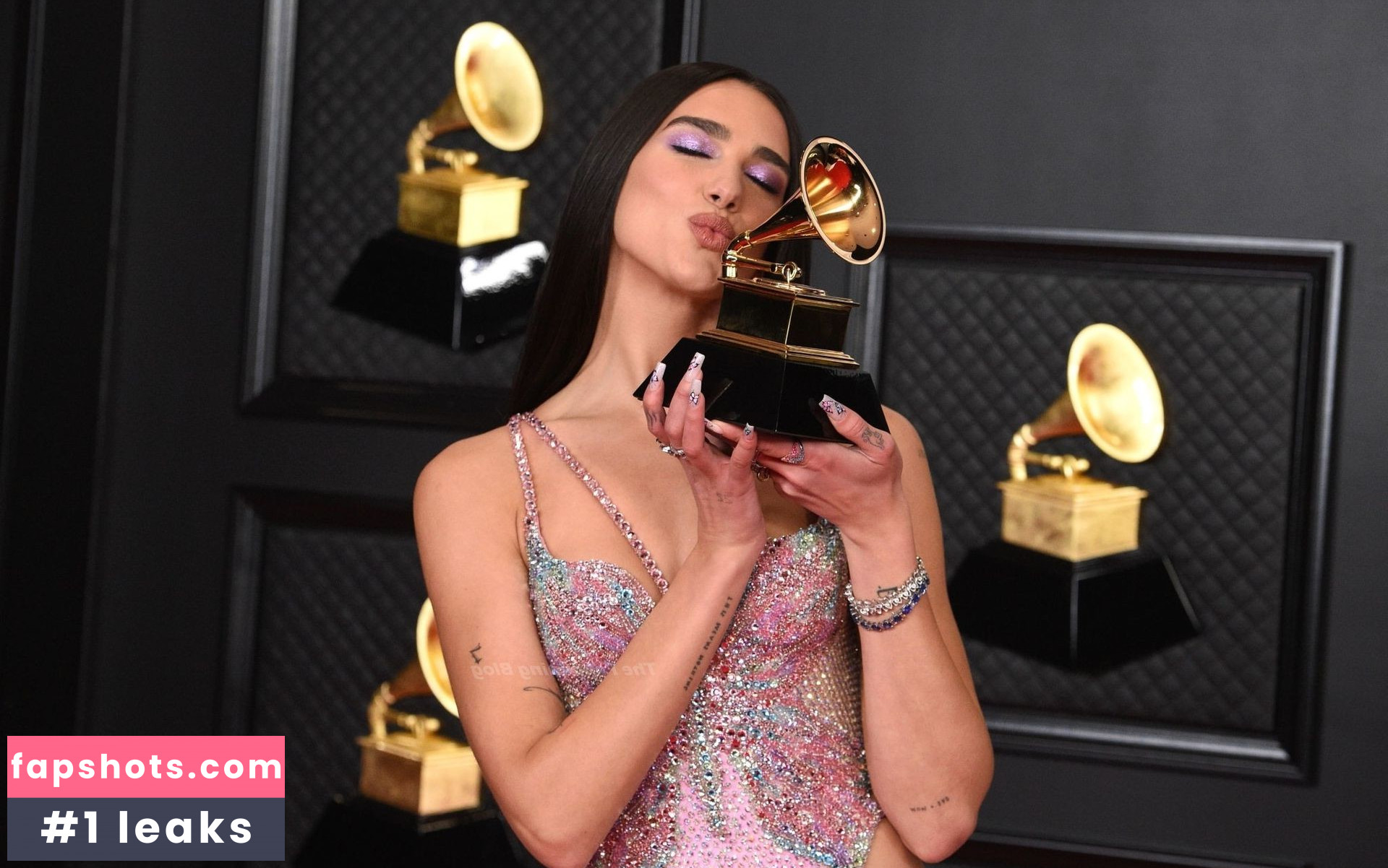 Dua Lipa gallery photo #6516