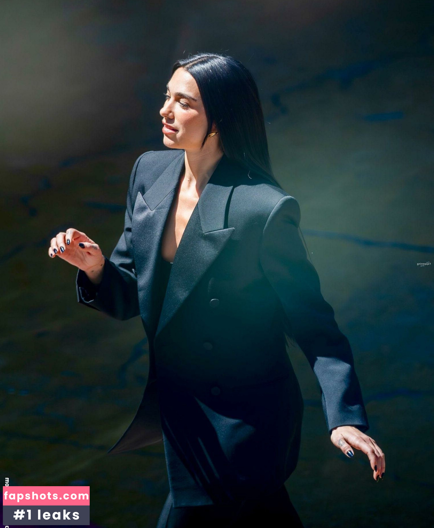 Dua Lipa gallery photo #653