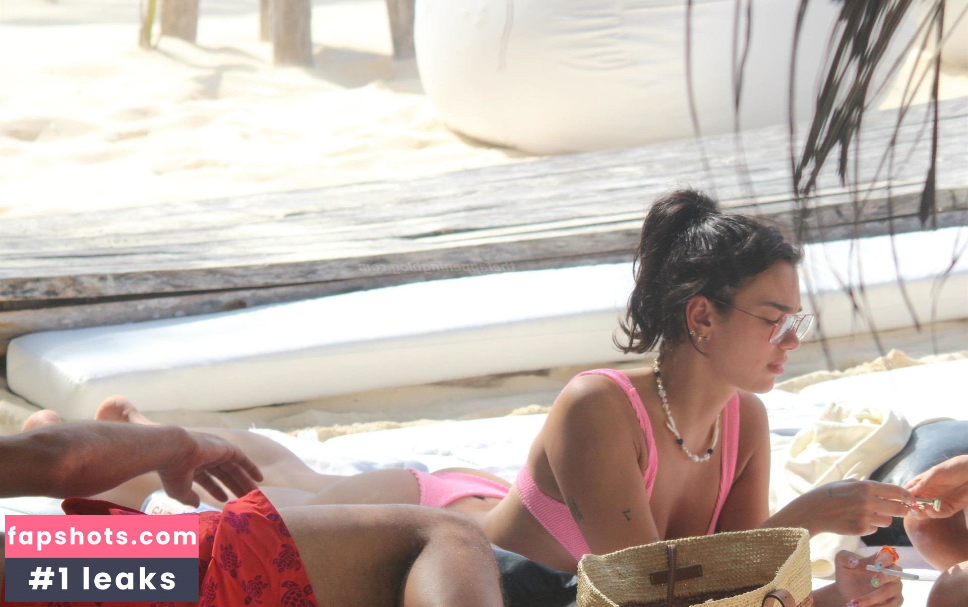 Dua Lipa gallery photo #6559