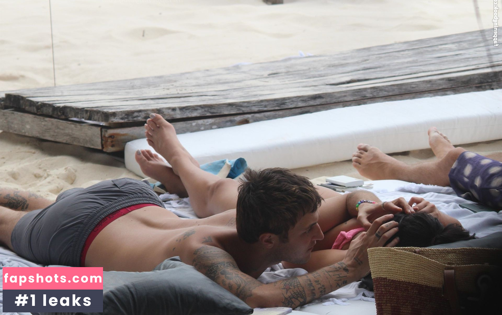 Dua Lipa gallery photo #6564