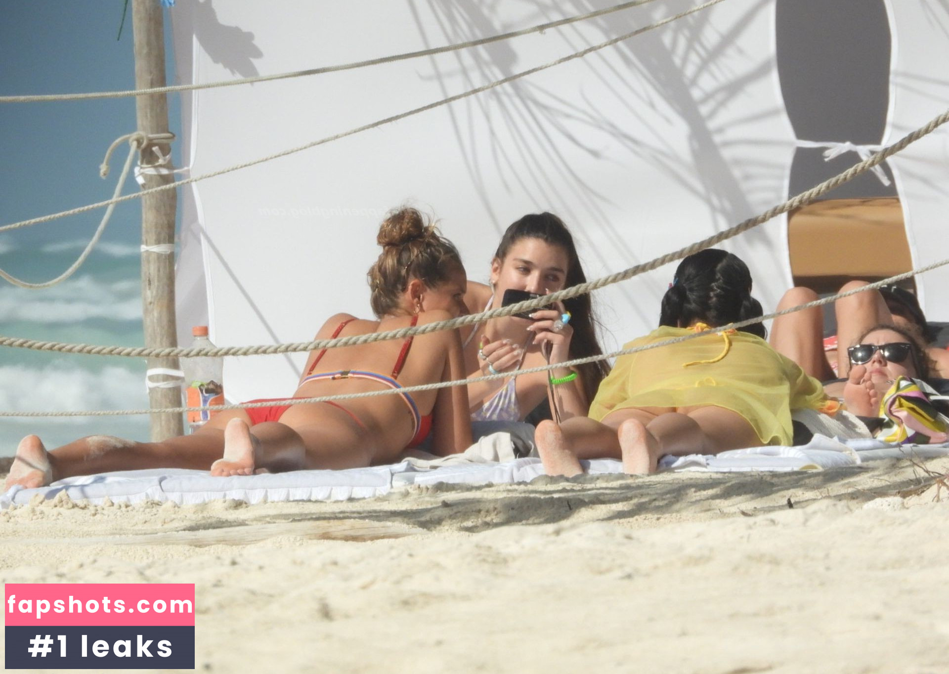 Dua Lipa gallery photo #6603