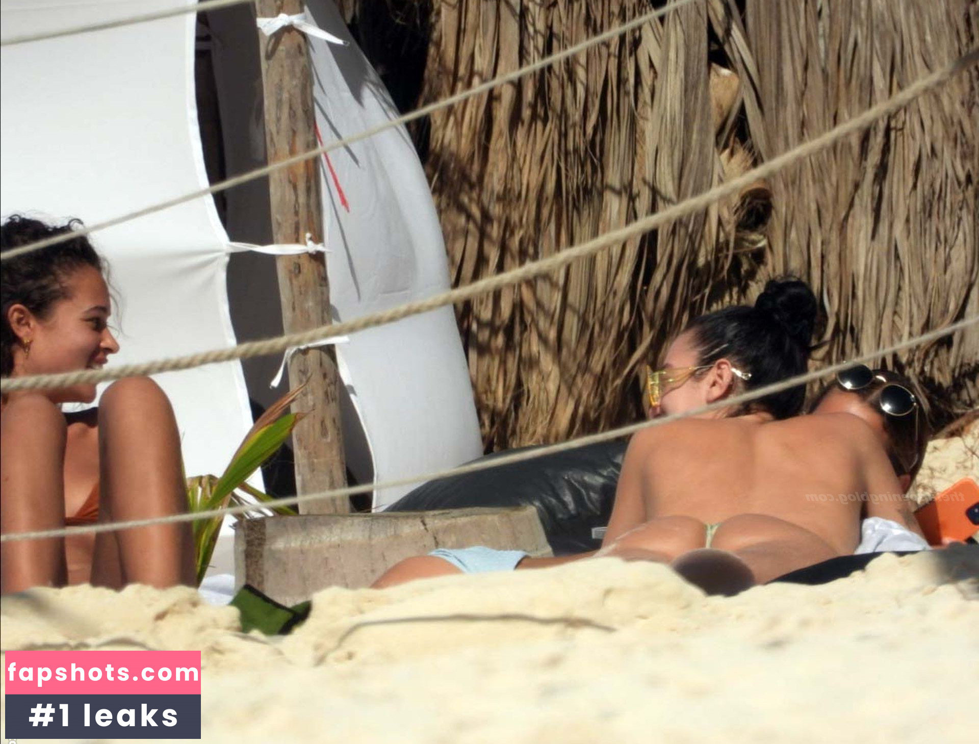 Dua Lipa gallery photo #6633