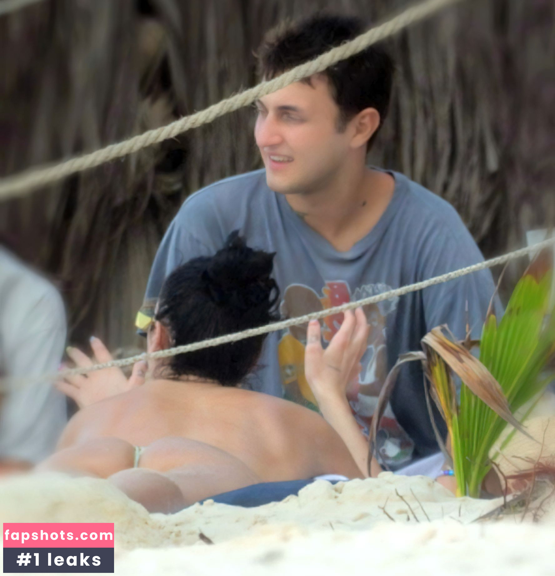 Dua Lipa gallery photo #6723