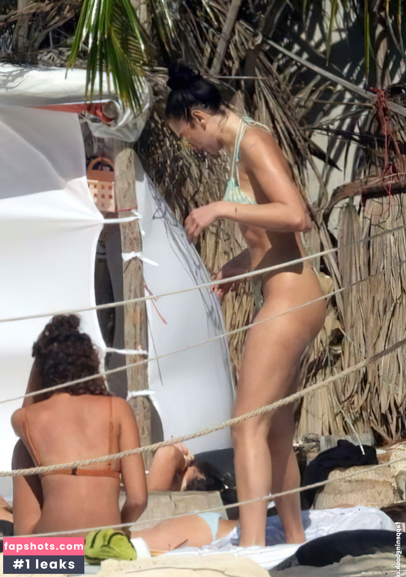 Dua Lipa gallery photo #6730