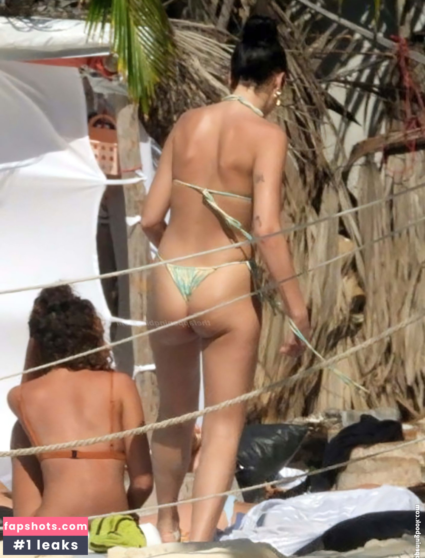 Dua Lipa gallery photo #6734