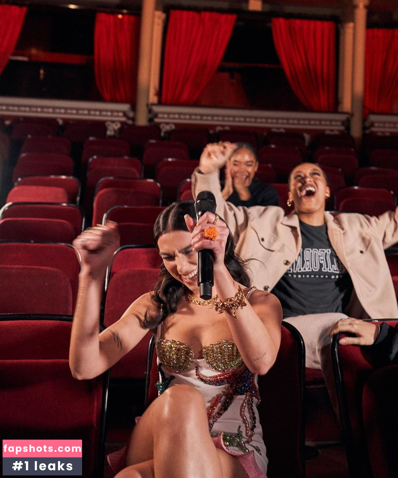 Dua Lipa gallery photo #6759