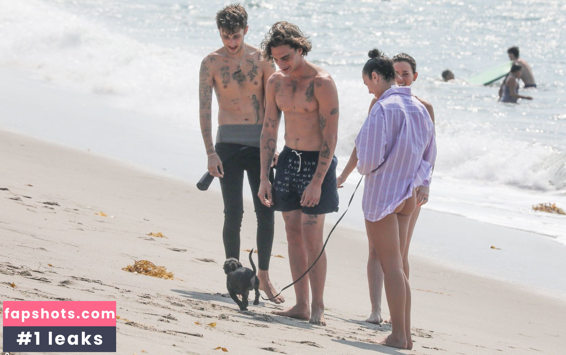 Dua Lipa gallery photo #6883