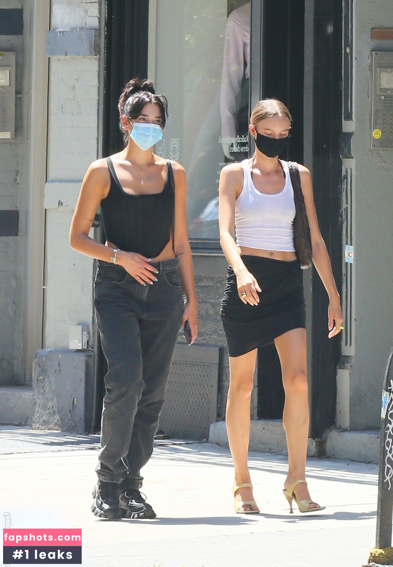 Dua Lipa gallery photo #7020