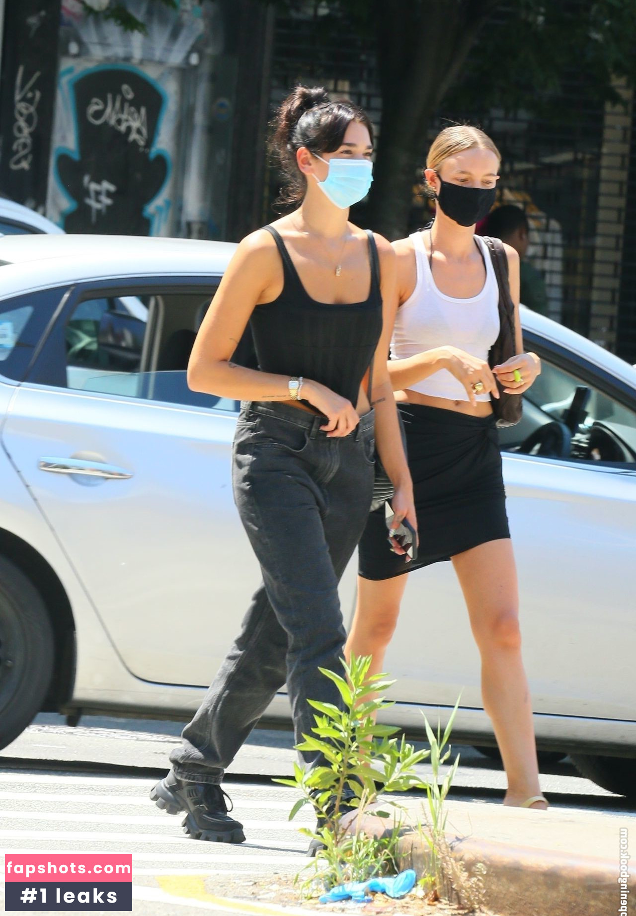 Dua Lipa gallery photo #7023