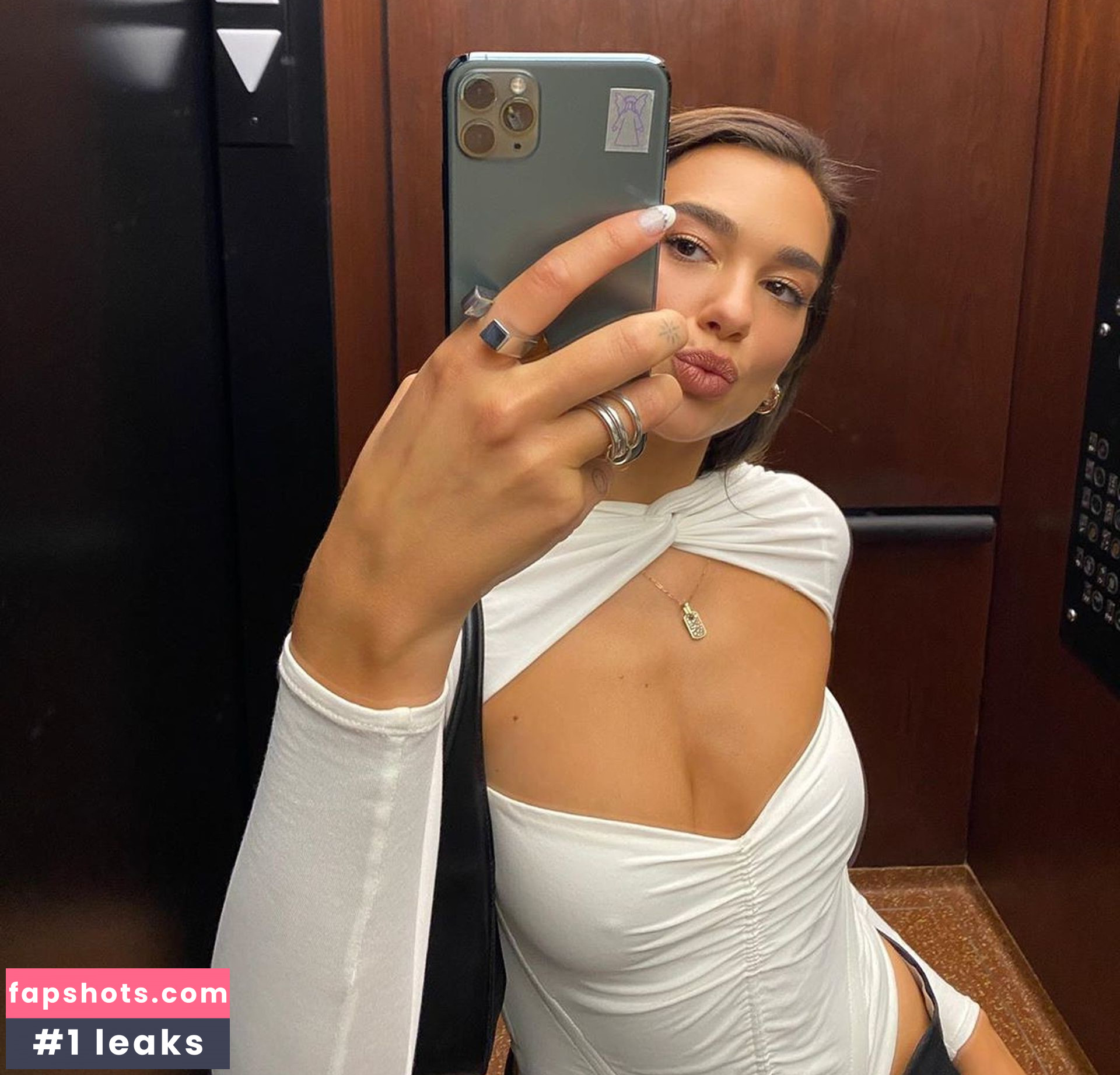 Dua Lipa gallery photo #7043