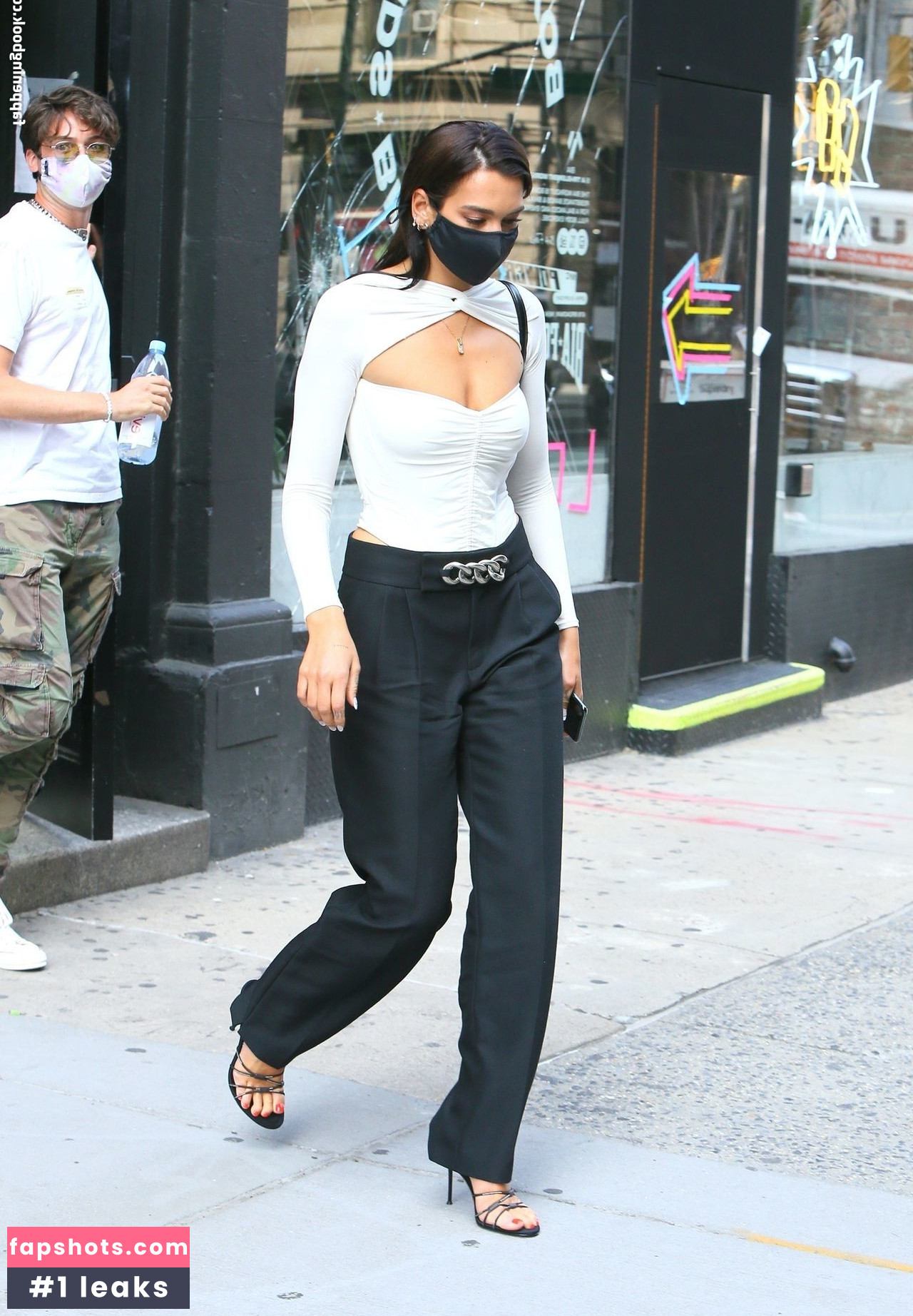 Dua Lipa gallery photo #7064