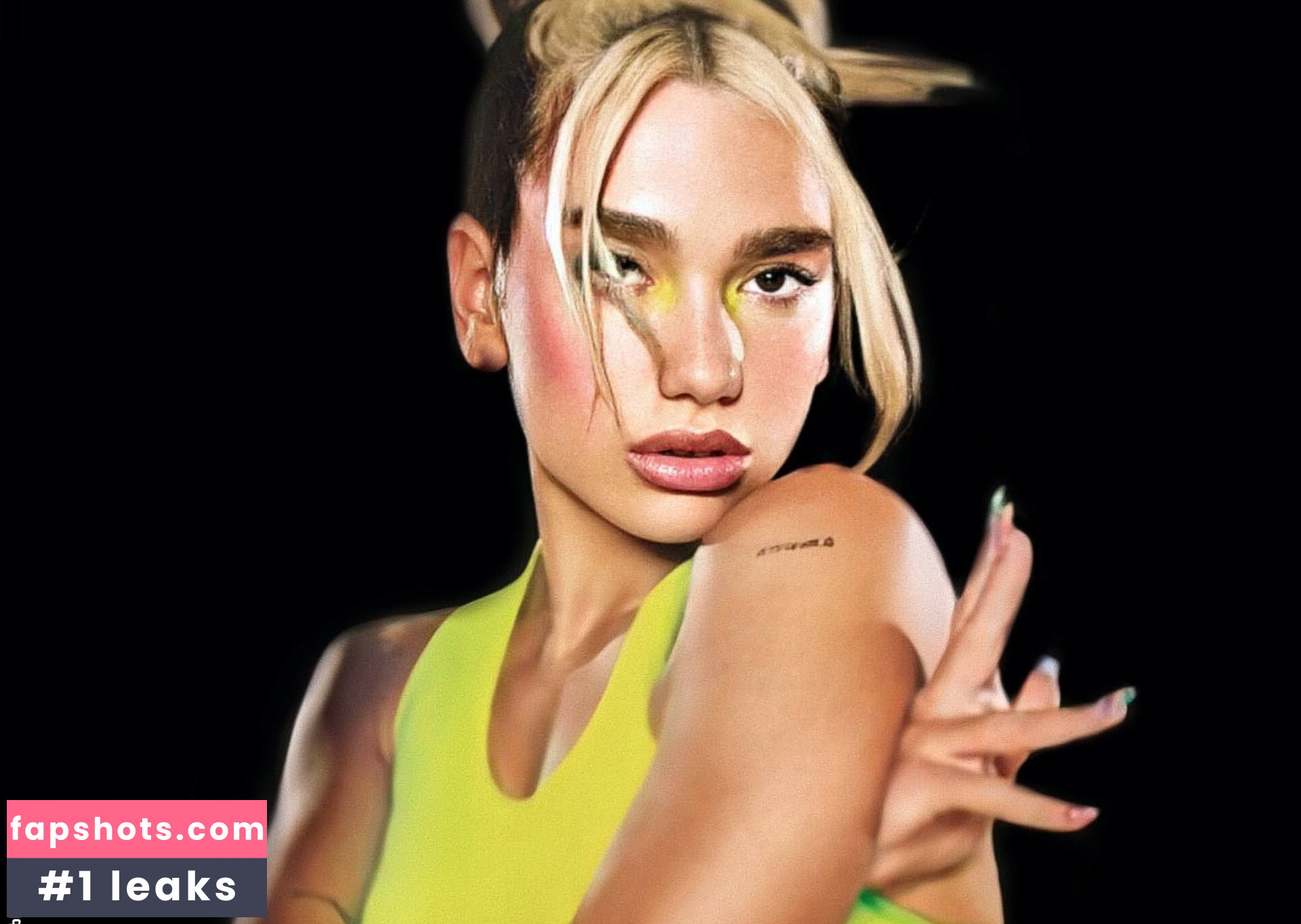 Dua Lipa gallery photo #7085